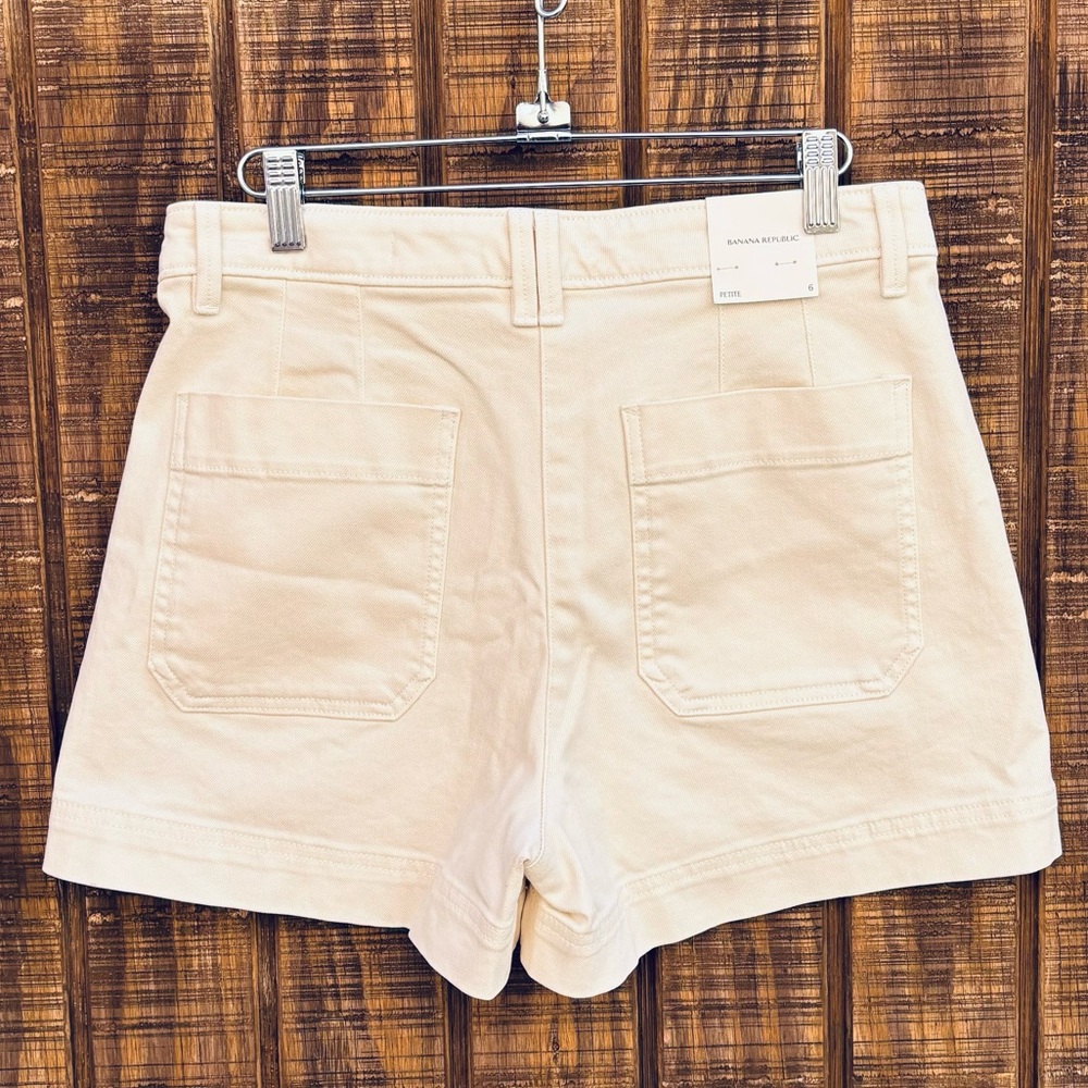 NWTS Banana Republic White Barrel Leg Weekender Shorts